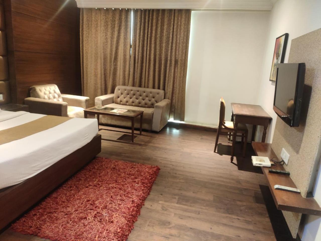 Hotel Imperial Executive Λουντιάνα Εξωτερικό φωτογραφία