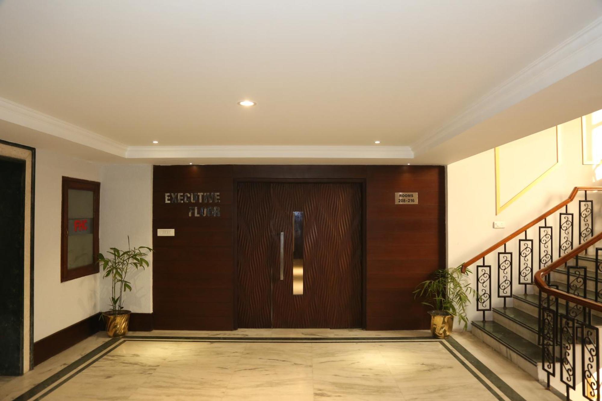 Hotel Imperial Executive Λουντιάνα Εξωτερικό φωτογραφία
